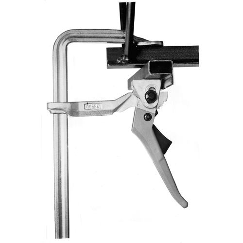 Serre-joints &agrave; levier (s&eacute;rie LC), 8" (203,2 mm), Force de serrage 660 lb Distribution Industrielle GC
