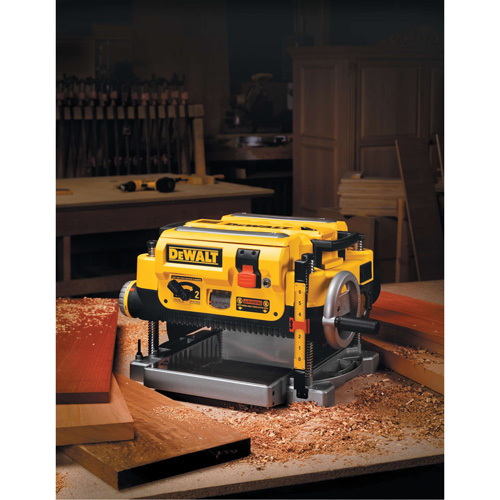 2-Speed Thickness Planer, 19-3/4" W x 22-1/2" L x 13-1/2" H, 20000 RPM No Load Speed Distribution Industrielle GC