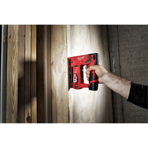 Agrafeuse de couronnes M12, Agrafes 1/4" - 9/16" Distribution Industrielle GC