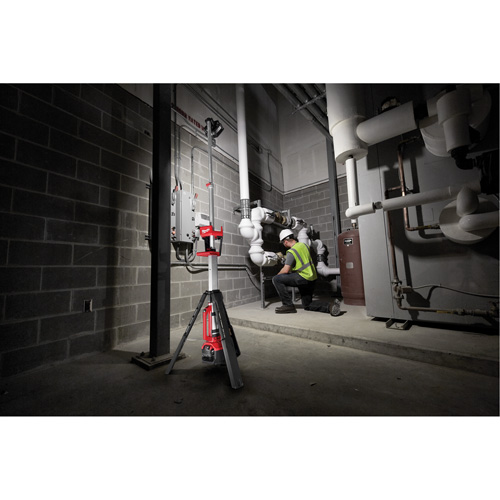 Tour d'&eacute;clairage &agrave; puissance double M18 Rocket, DEL, 2500 lumens, Boîtier en Aluminium Distribution Industrielle GC