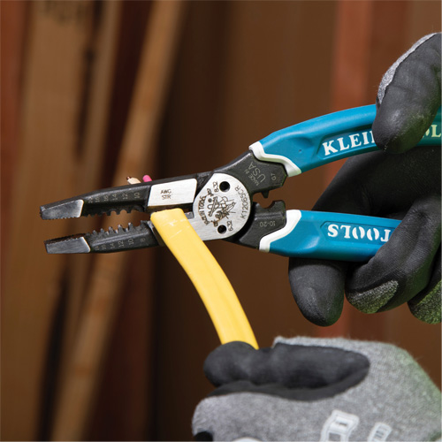 Outil polyvalent Klein-Kurve pour d&eacute;nuder, couper et sertir les fils, 8-1/4" lo, 8 - 20 AWG Distribution Industrielle GC