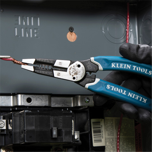 Outil polyvalent Klein-Kurve pour d&eacute;nuder, couper et sertir les fils, 8-1/4" lo, 8 - 20 AWG Distribution Industrielle GC