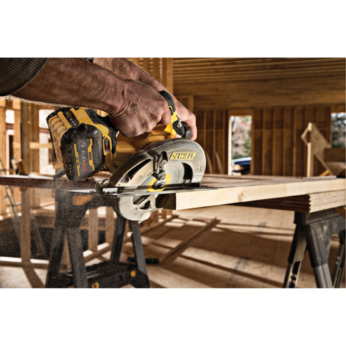 Scie circulaire sans balai Flexvolt Max avec frein &eacute;lectrique (outil seulement), 7-1/4", 60 V Distribution Industrielle GC