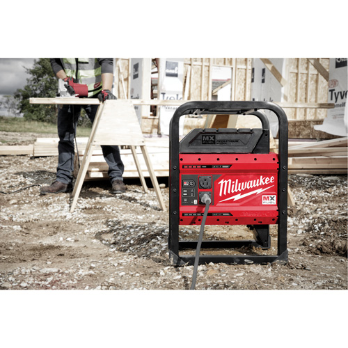 Bloc d'alimentation MX Fuel Carry-On, 1800 W/3600 W, Lithium-ion, 20-4/5" ha x 12" la x 15" p x 49,7 lb Distribution Industrielle GC