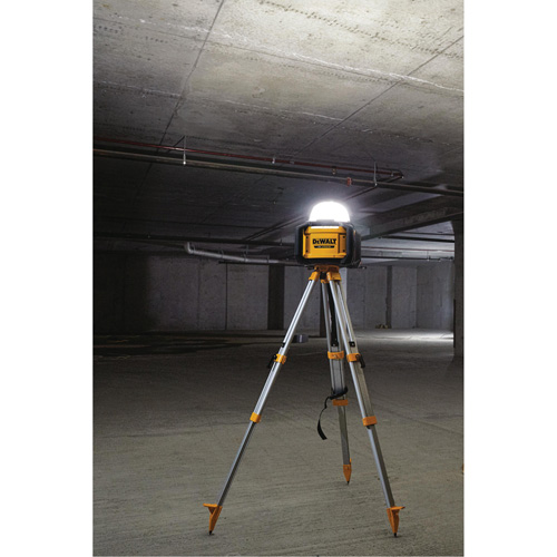 Baladeuse polyvalent sans fil Tool Connect 20V Max, DEL, 5000 lumens, Boîtier en Plastique Distribution Industrielle GC