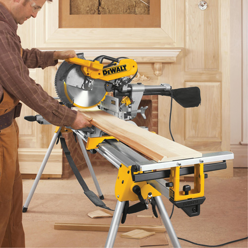 Scie &agrave; onglets combin&eacute;s coulissante &agrave; double biseau, 12", 15 A, 120 V Distribution Industrielle GC