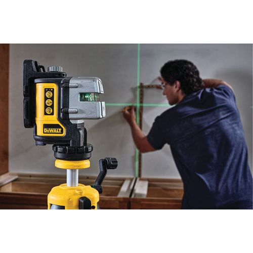 Niveau laser vert &agrave; 3 lignes Distribution Industrielle GC
