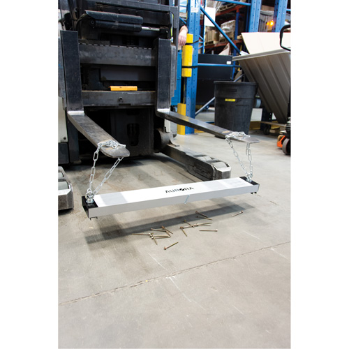 Balais de cour magn&eacute;tique, 36" la Distribution Industrielle GC