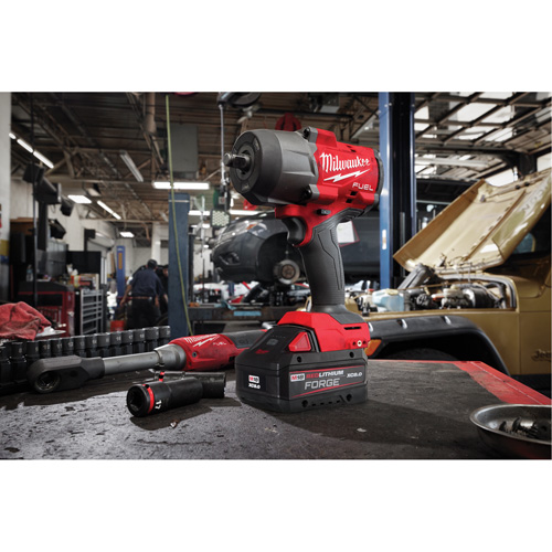 M18 Fuel 1/2" High Torque Impact Wrench with Friction Ring, 18 V, 1/2" Socket Distribution Industrielle GC