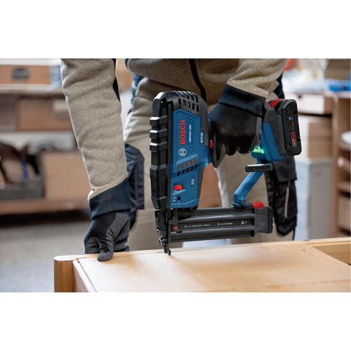 Cloueur pour clous &agrave; t&ecirc;te perdue de calibre 18 (outil seul), 18 V, Lithium-ion Distribution Industrielle GC