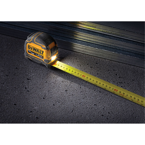 TOUGHSERIES Lighted Tape Measure, 26'/8 m, Imperial & Metric Graduations Distribution Industrielle GC