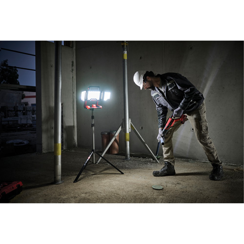 18V Professional Cordless Folding Panel Work Light on Tripod, LED, 3600 Lumens Distribution Industrielle GC