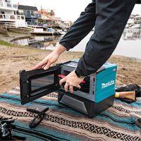 Four &agrave; micro-ondes sans fil 40 V Max XGT (outil seulement), 350 W/500 W, Noir/bleu Distribution Industrielle GC