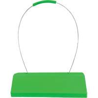 Cale de roue pour avion Checkers Safety SafeRay avec poign&eacute;e &agrave; c&acirc;ble ergonomique, Ur&eacute;thane, Vert fluorescent, 24" la x 8" p x 6" h Distribution Industrielle GC