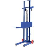 Gerbeur hydraulique &agrave; plateforme, M&eacute;canisme Pompe au pied, Capacit&eacute; de 400 lb, Levage max de 51-1/8" Distribution Industrielle GC