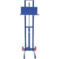 Gerbeur hydraulique &agrave; plateforme, M&eacute;canisme Pompe au pied, Capacit&eacute; de 400 lb, Levage max de 51-1/8" Distribution Industrielle GC