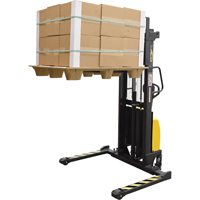 Gerbeur pour chariot &eacute;l&eacute;vateur, Fonctionnement &eacute;lectrique, Capacit&eacute; 2000 lb, Lev&eacute;e max 63" Distribution Industrielle GC