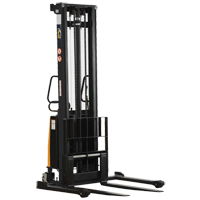 Gerbeur pour chariot &eacute;l&eacute;vateur, Fonctionnement &eacute;lectrique, Capacit&eacute; 2000 lb, Lev&eacute;e max 150" Distribution Industrielle GC