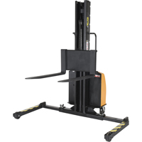 Gerbeur motoris&eacute; avec m&acirc;t &eacute;troit, Fonctionnement &eacute;lectrique, Capacit&eacute; 1500 lb, Lev&eacute;e max 63" Distribution Industrielle GC