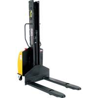 Gerbeur motoris&eacute; avec m&acirc;t &eacute;troit, Fonctionnement &eacute;lectrique, Capacit&eacute; 1500 lb, Lev&eacute;e max 118" Distribution Industrielle GC