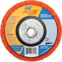 Disque &agrave; moyeu d&eacute;port&eacute; 4-1/2" non tiss&eacute; Blaze Rapid Strip, 4-1/2" dia., Grain Cors&eacute; Distribution Industrielle GC