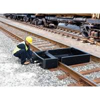 Berme Ultra-Track Berm, Capacit&eacute; 144 gal. US, 4' la x 6' lo x 12" h, Paroi en mousse Distribution Industrielle GC