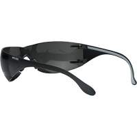 Lunettes de s&eacute;curit&eacute; Adapt Lite, Lentille Fum&eacute;e, Antibu&eacute;e/Anti-&eacute;gratignures, ANSI Z87+/R&eacute;pond ou surpasse la norme CSA Z94.3 Distribution Industrielle GC