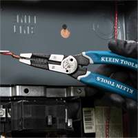 Klein-Kurve&reg; Heavy-Duty Wire Stripper, Cutter & Crimper Multi-Tool, 8-1/4" L, 8 - 20 AWG Distribution Industrielle GC
