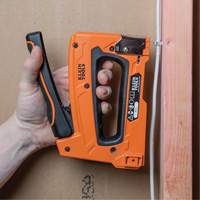 Agrafeuse pour c&acirc;blage libre, Agrafes 5/16"/1/4"/11/32" Distribution Industrielle GC