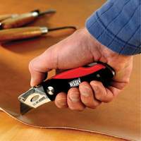 Couteau utilitaire pliant, 2-3/8" lame, poign&eacute;e en Plastique/Coussin&eacute;e Distribution Industrielle GC
